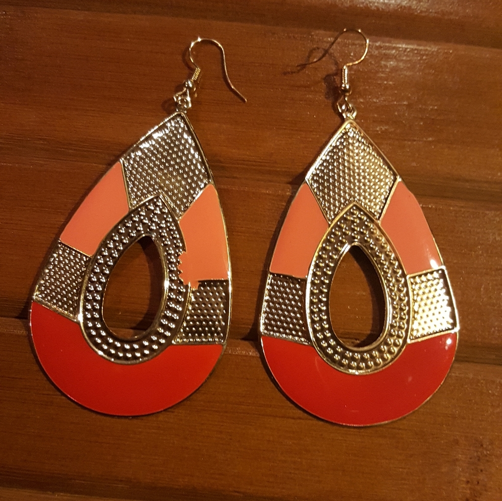 COLOR blocking TEARDROPS